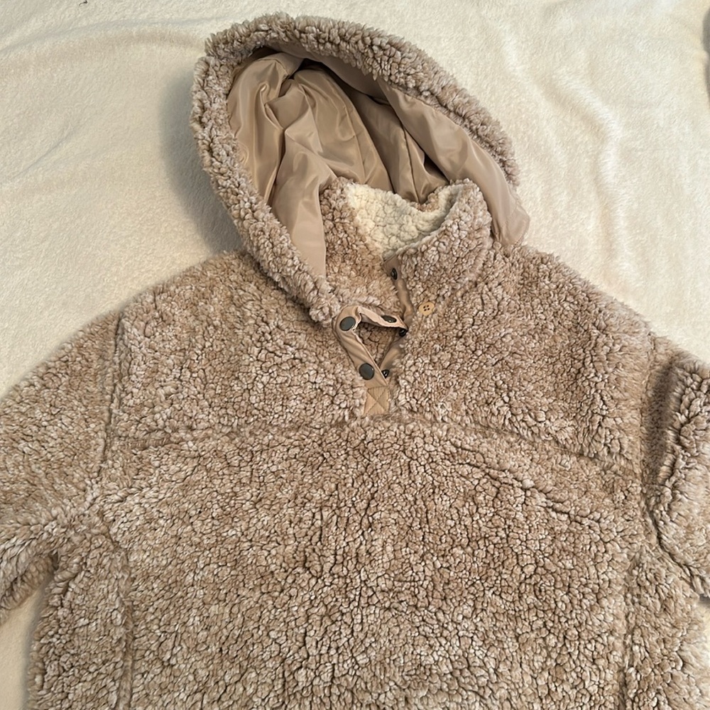Fluffy quarter zip NEVER WORN 🤎🤎 WITH Detachable HOOD